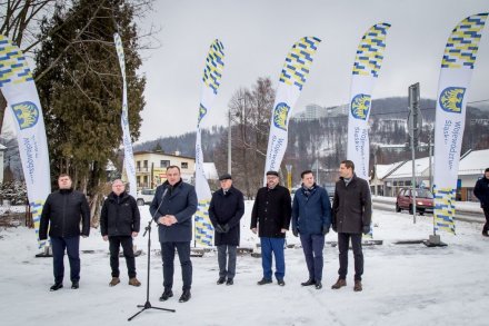 Briefing prasowy podczas otwarcia drogi/fot. Tomasz Żak UMWS